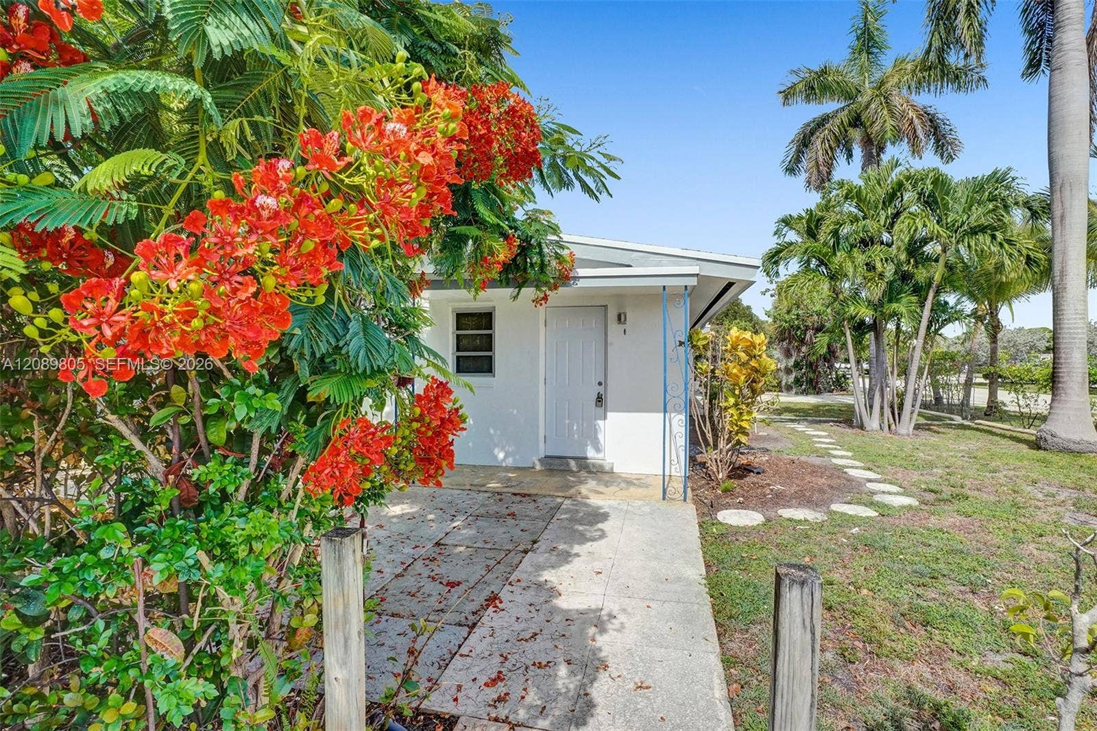 2416 SE 2nd Street, #1, Pompano Beach, Pompano Beach, FL 33062 Side entry (kitchen door)