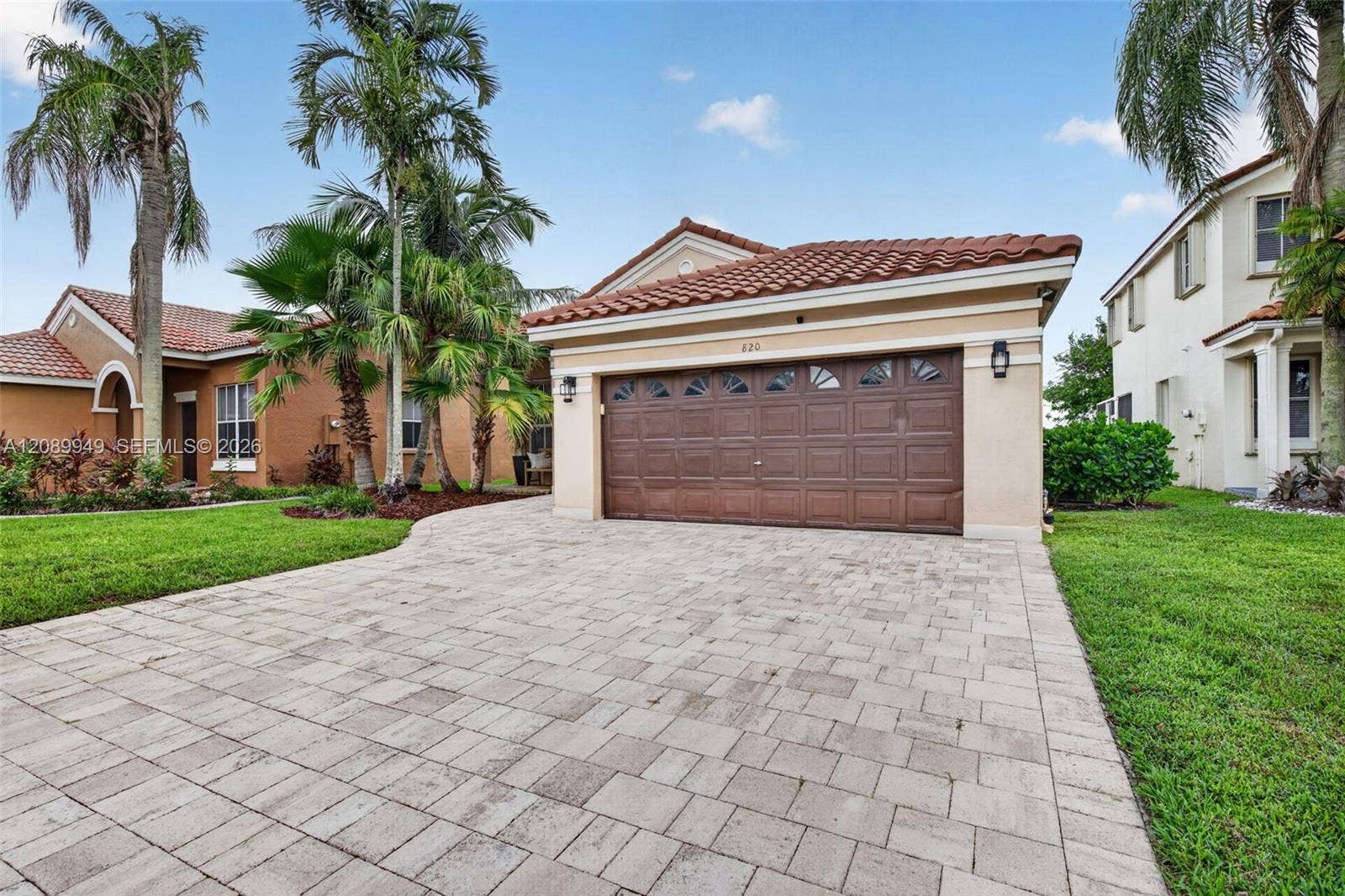 820 Falling Water Road, Weston, FL 33326 Photo 2