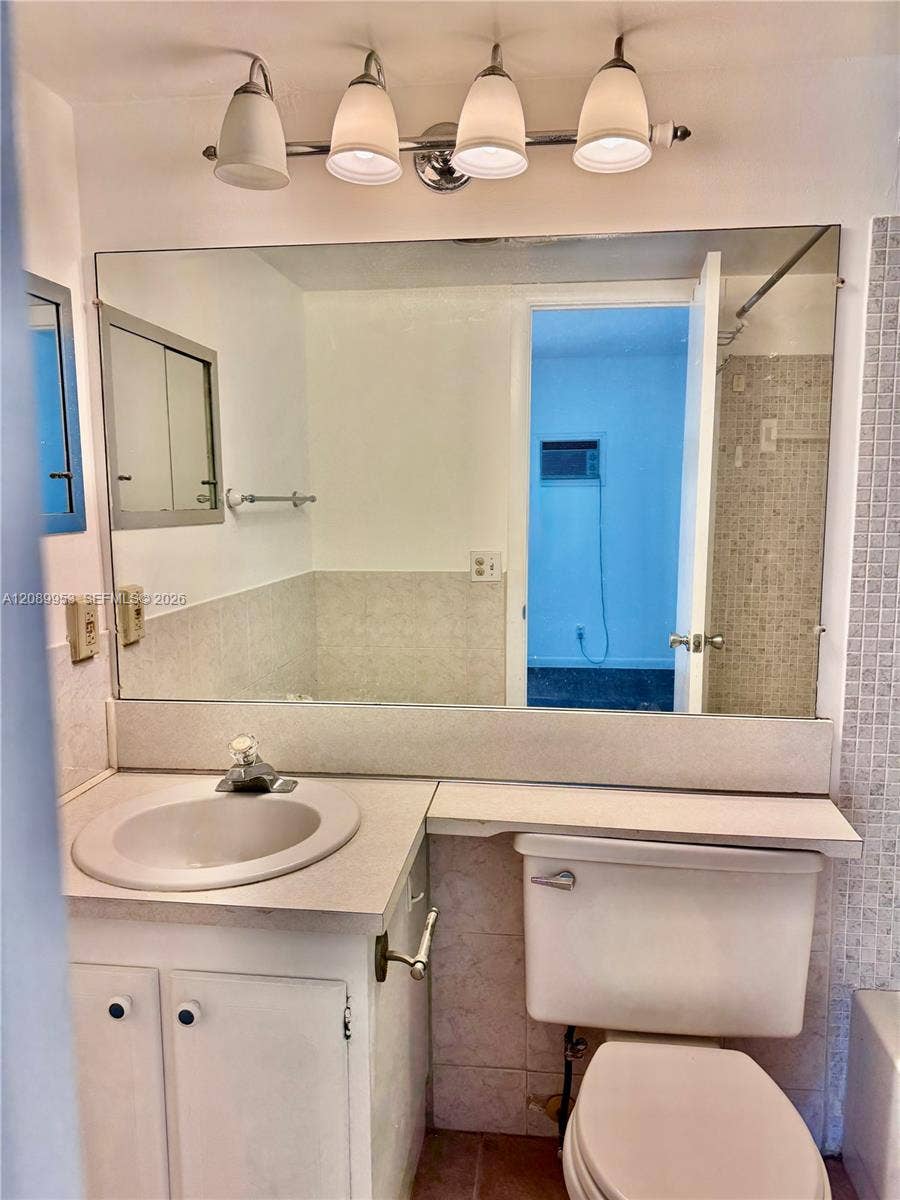 19 Newport, #A, Deerfield Beach, FL 33442 Photo 5