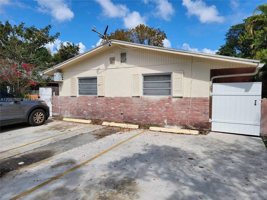 Property photo for 28 SW 8th Street, #2, Hallandale Beach, FL