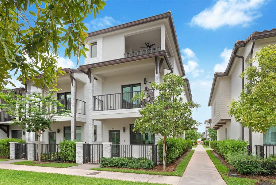 Property photo for 4605 NW 83rd Path, Doral, FL