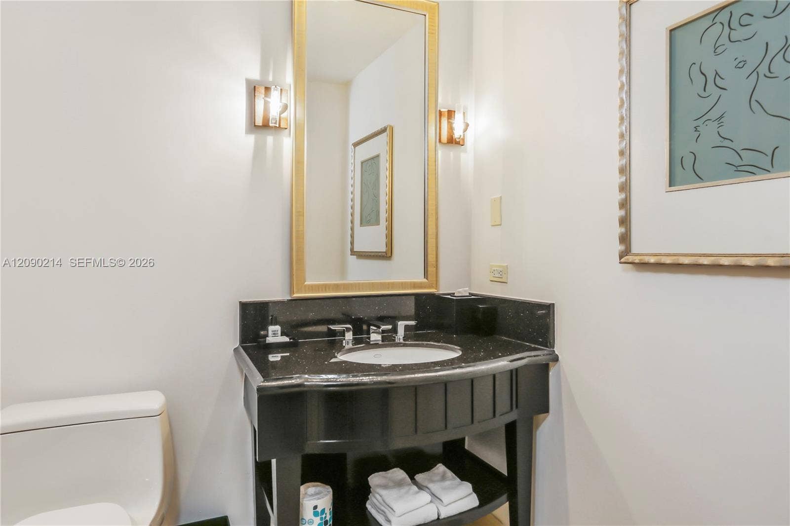 4391 Collins Avenue, #506/507, Miami Beach, FL 33140 Half bathroom - 507