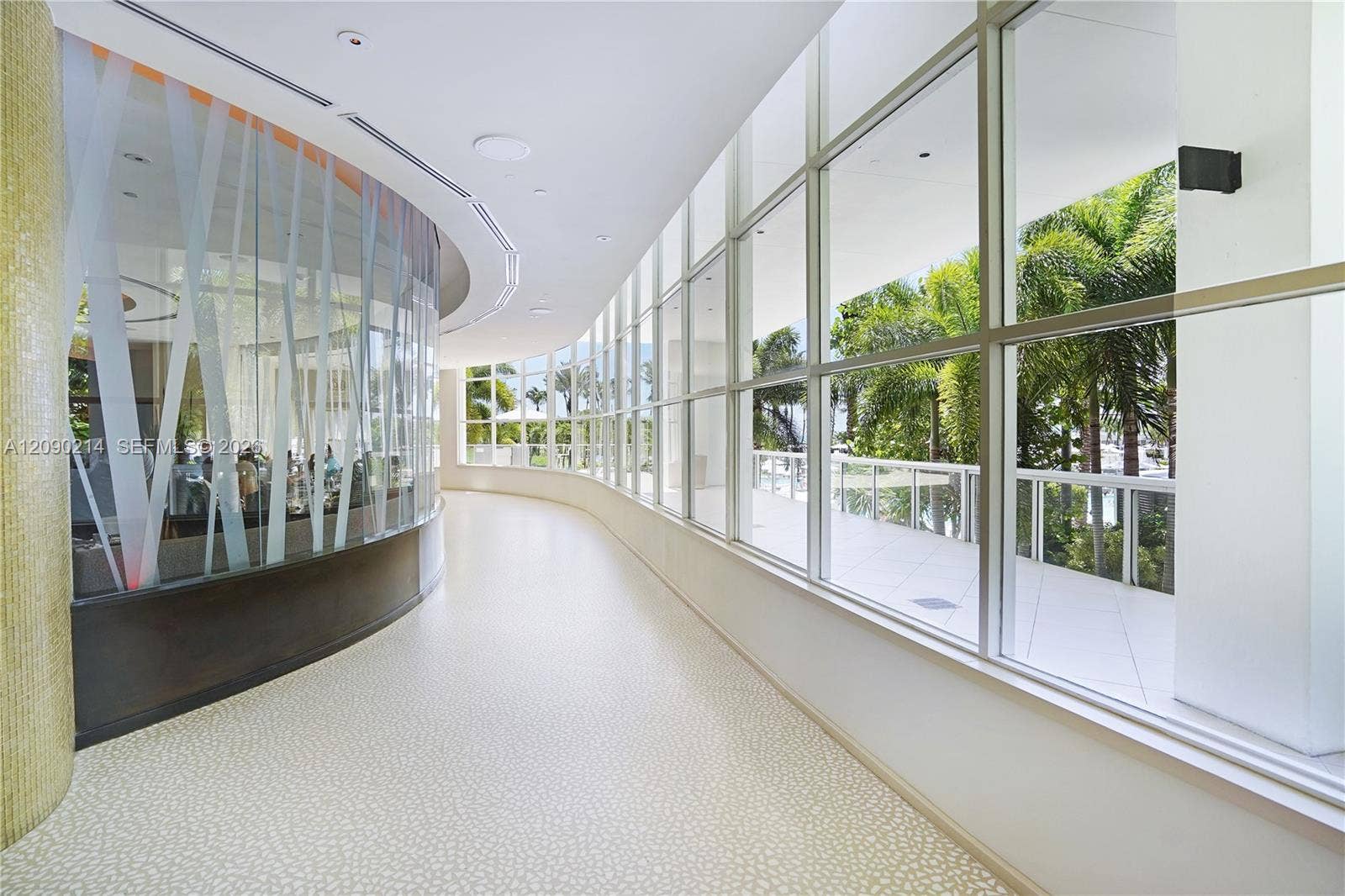 4391 Collins Avenue, #506/507, Miami Beach, FL 33140 Hotel lobby