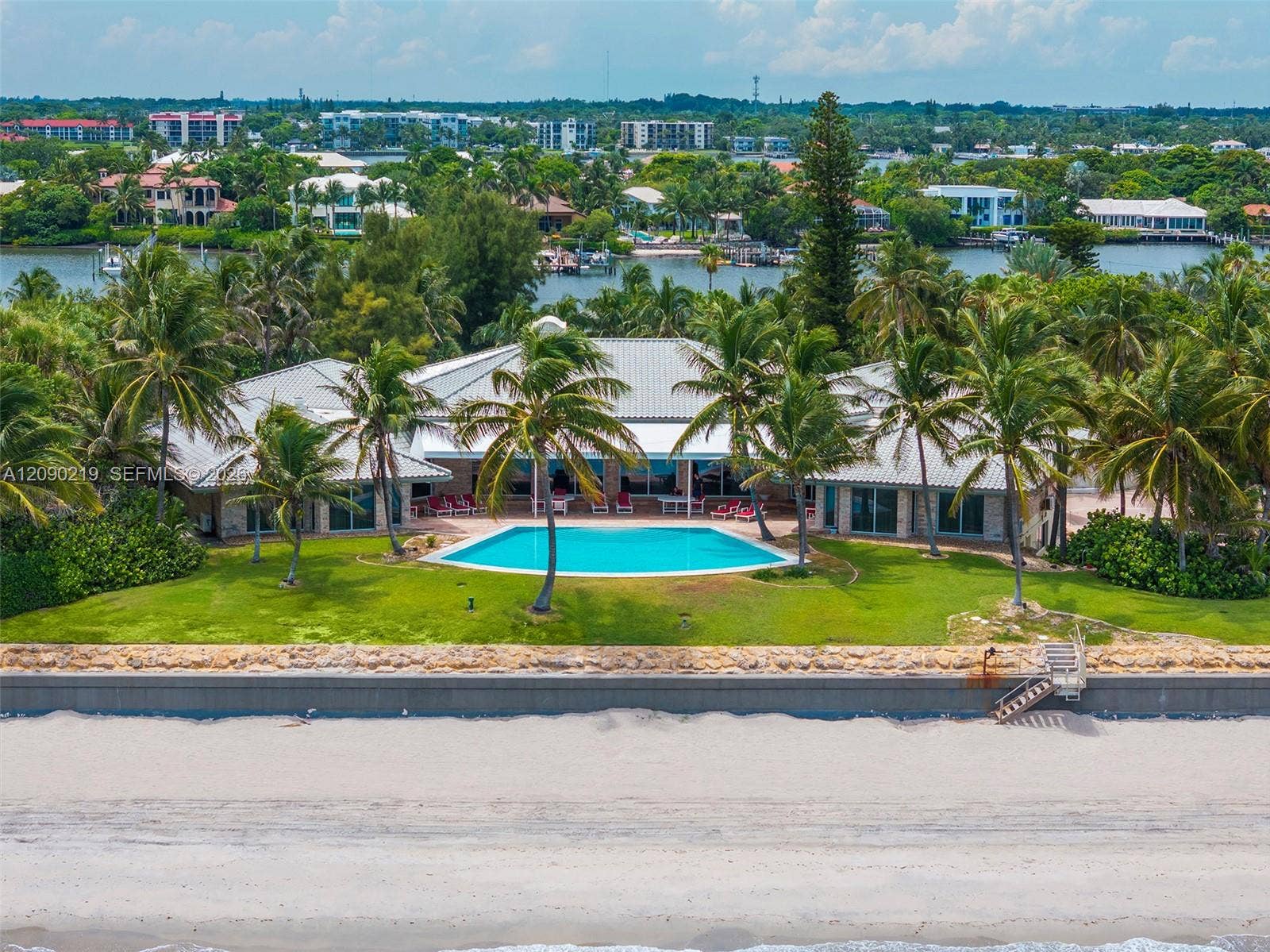 960 S Ocean Boulevard, Manalapan, FL 33462 250 ft ocean front