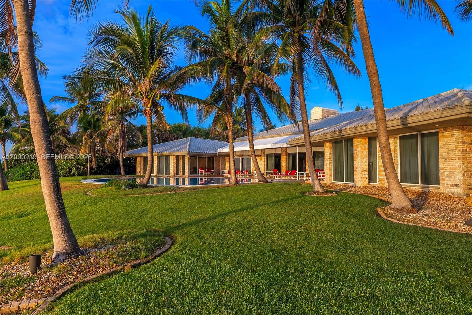 960 S Ocean Boulevard, Manalapan, FL 33462 beach front