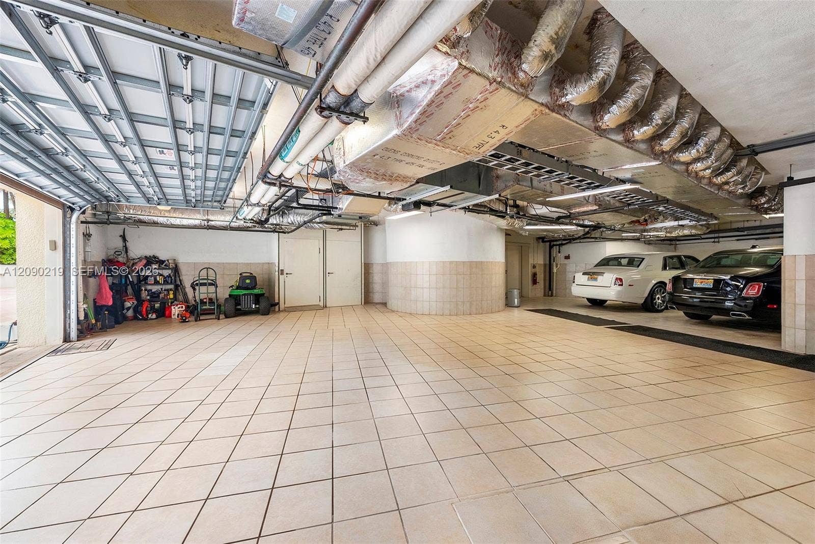 960 S Ocean Boulevard, Manalapan, FL 33462 for 8 cars