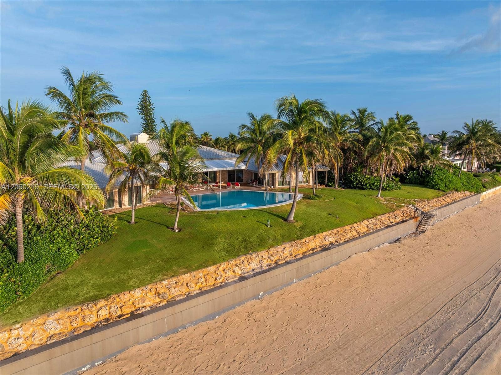 960 S Ocean Boulevard, Manalapan, FL 33462 250 ft ocean front