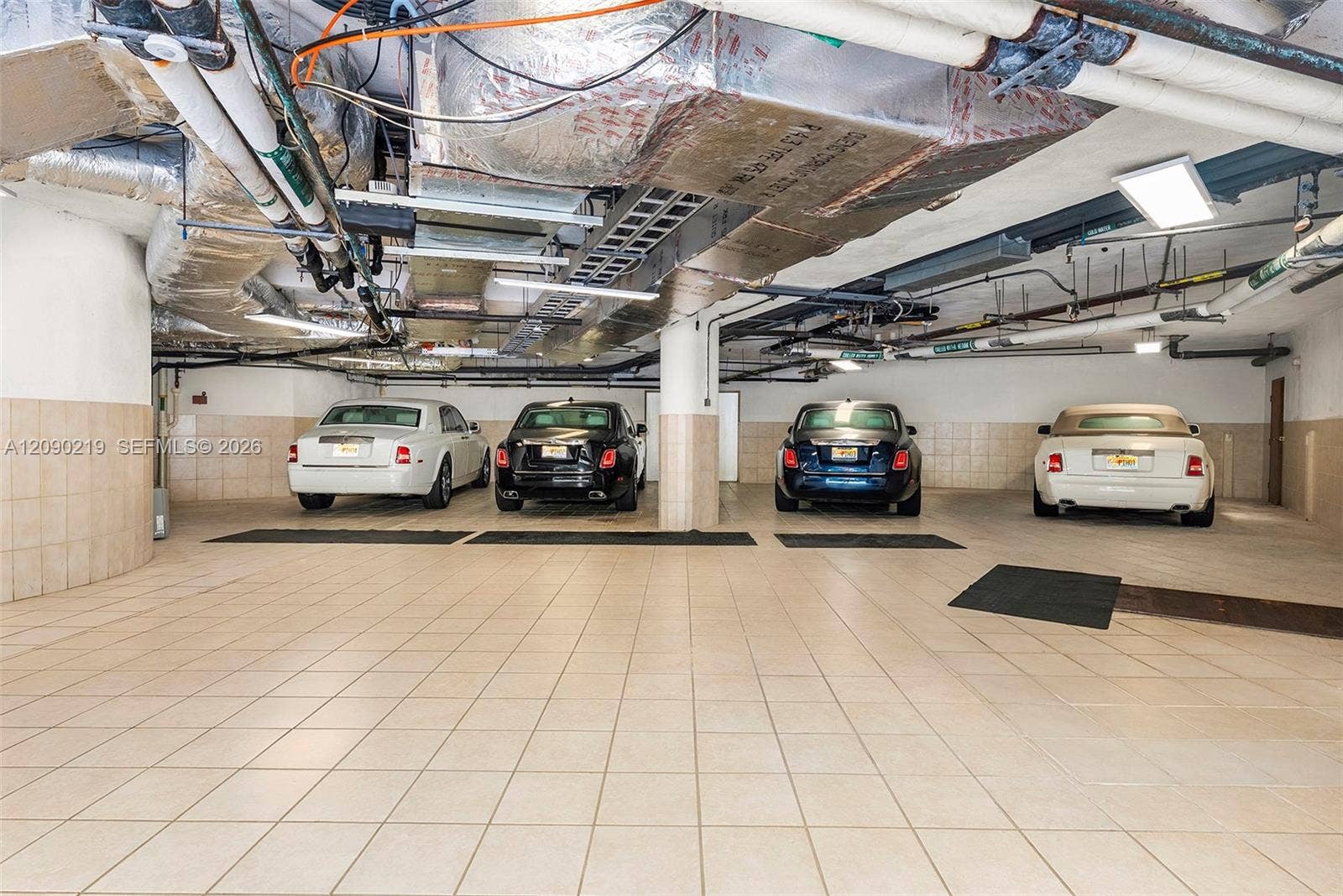 960 S Ocean Boulevard, Manalapan, FL 33462 for 8 cars