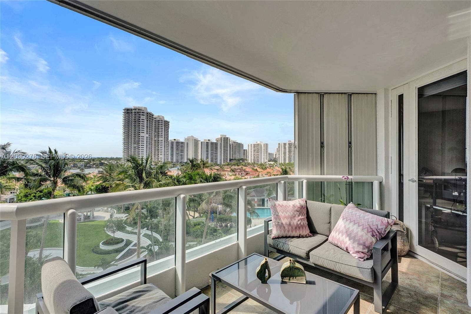 21055 Yacht Club Drive, #901, Aventura, FL 33180 Photo 2