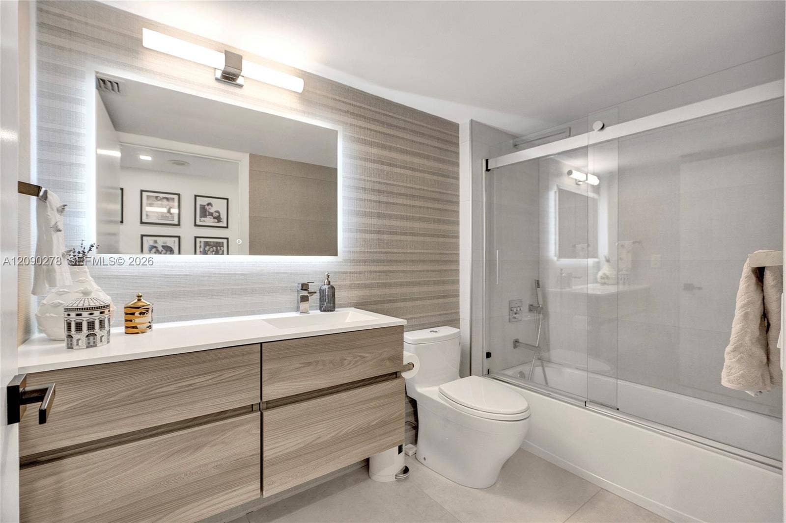 21055 Yacht Club Drive, #901, Aventura, FL 33180 Photo 23