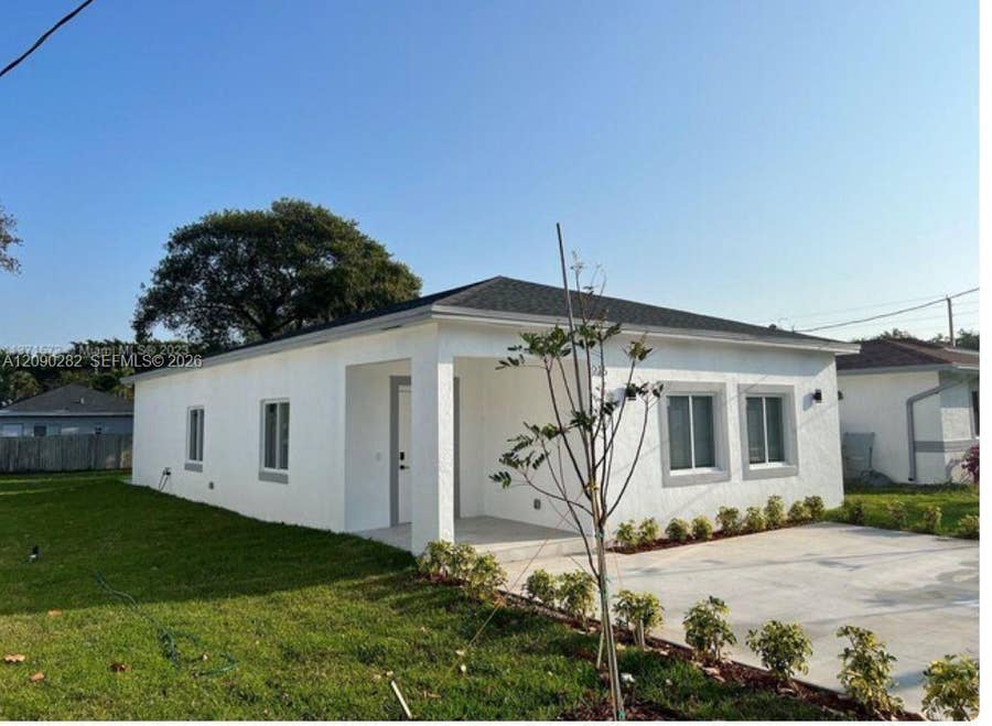 Property photo for 216 NW 9th Street, Hallandale Beach, FL