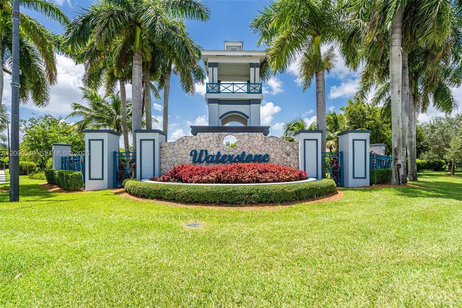 Property photo for 1002 NE 41st Place, Homestead, FL