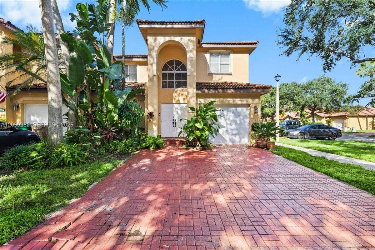 195 Sable Palm Way, Davie, FL 33325 Photo 1