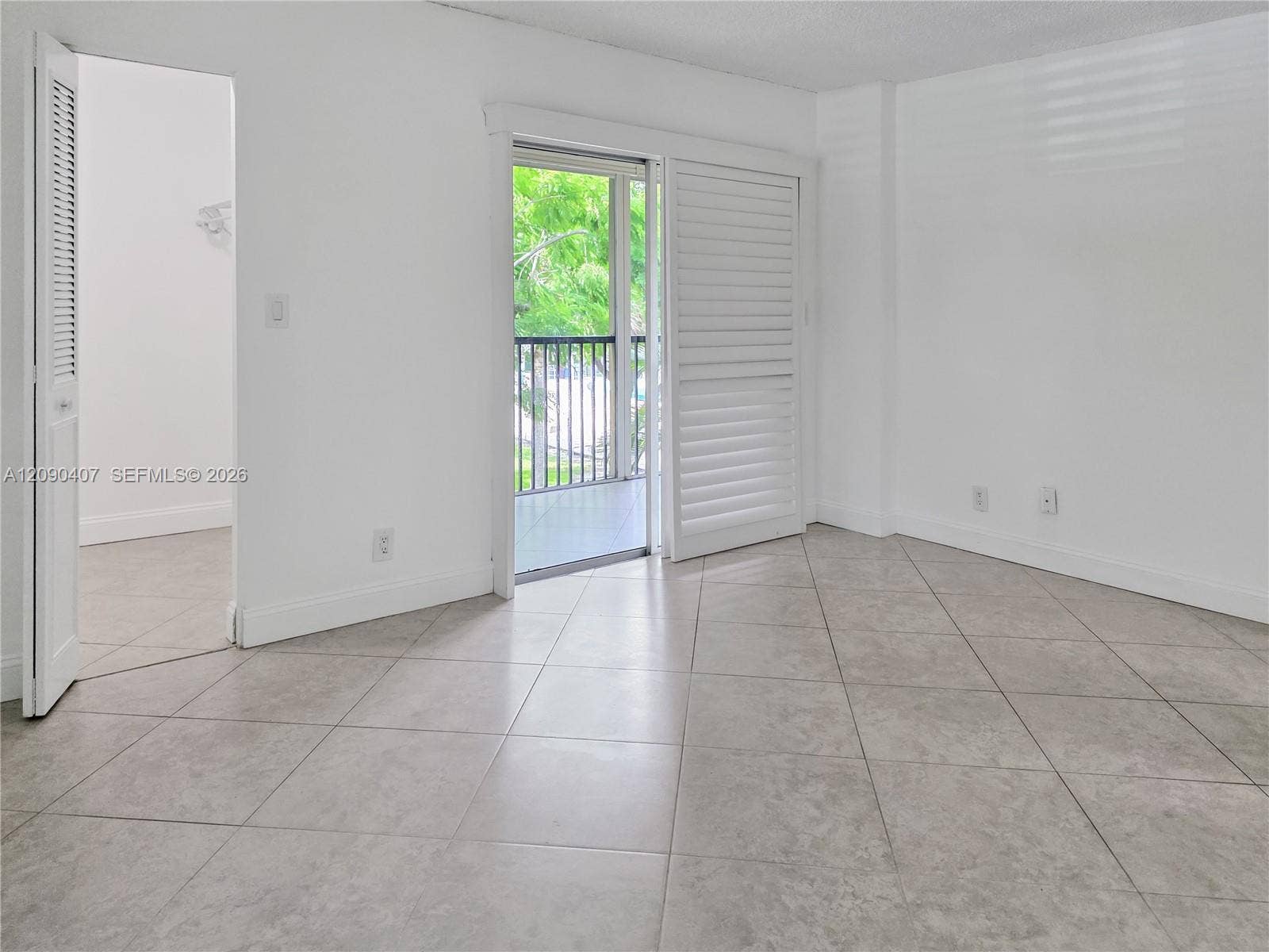 2212 S Cypress Bend Drive, #301, Pompano Beach, Pompano Beach, FL 33069 Photo 14