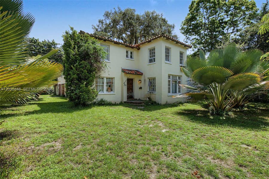 Property photo for 931 NW 14th Court, Miami, FL