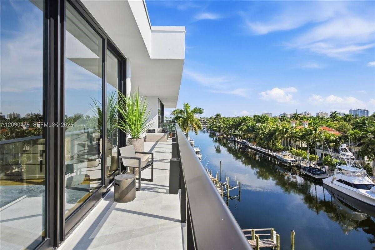 160 Isle Of Venice Drive, #PH3, Fort Lauderdale, FL 33301 Photo 23