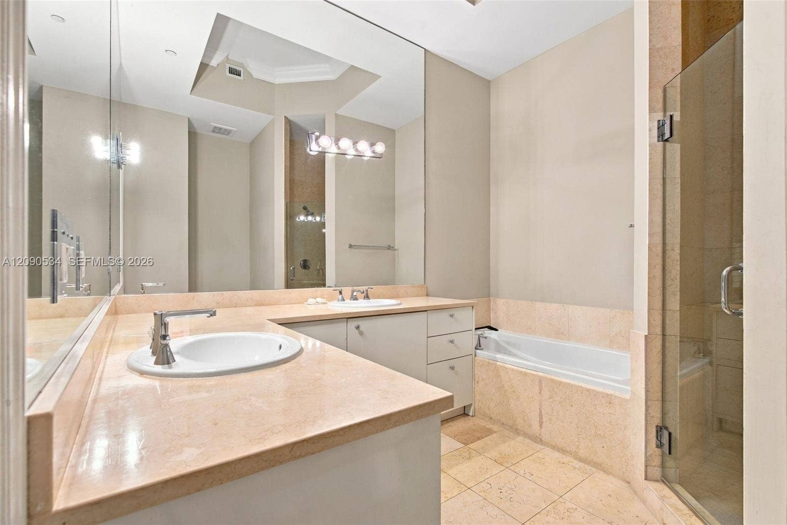 19900 E Country Club Drive, #116, Aventura, FL 33180 Photo 14