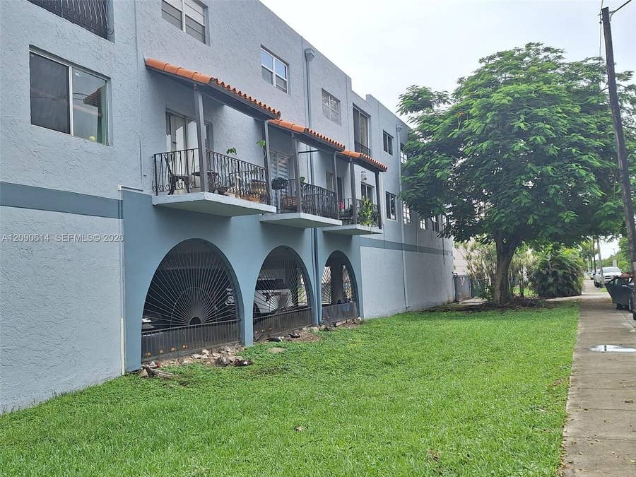 Property photo for 1300 W 53rd Street, #38, Hialeah, FL
