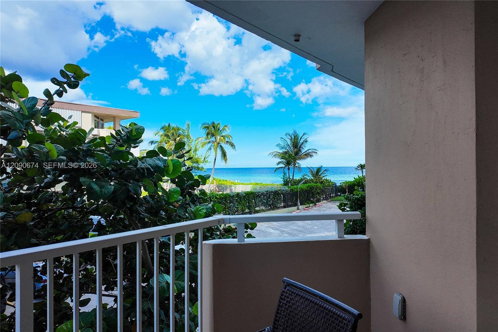 Hallandale Beach, Hallandale Beach, FL 33009 Photo 2
