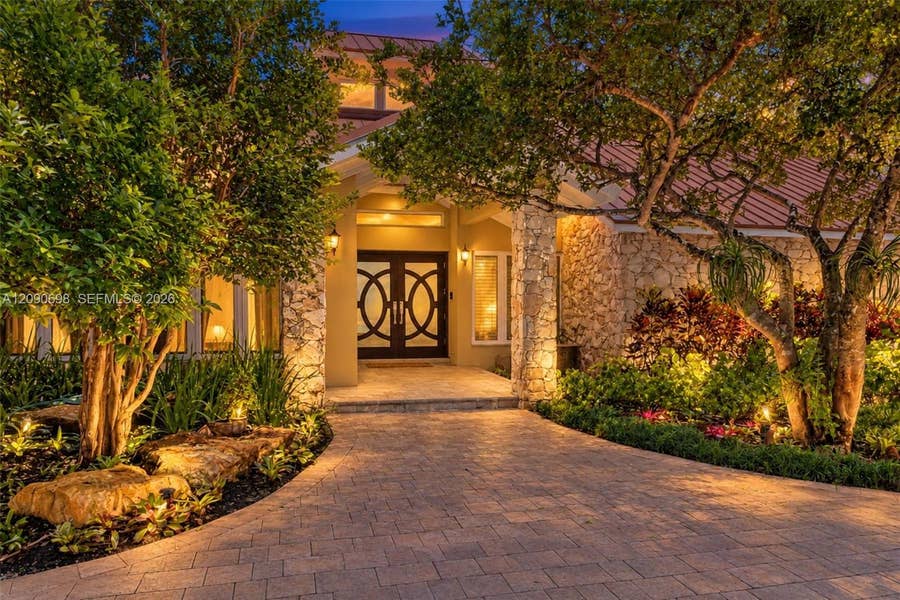 Property photo for 6915 SW 101st Street, Pinecrest, FL