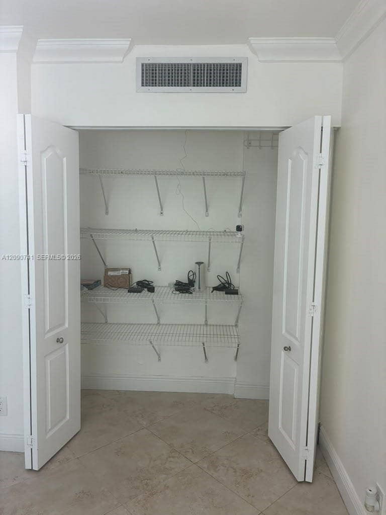 3101 N Country Club Drive, #107, Aventura, FL 33180 Photo 22