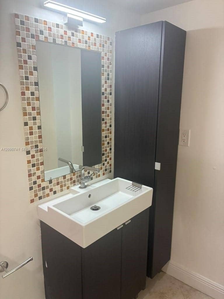 3101 N Country Club Drive, #107, Aventura, FL 33180 Photo 21