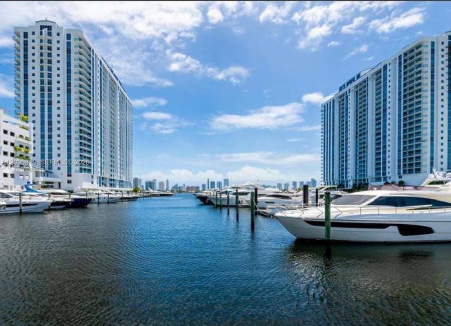 Property photo for 17211 Biscayne Boulevard, North Miami Beach, FL