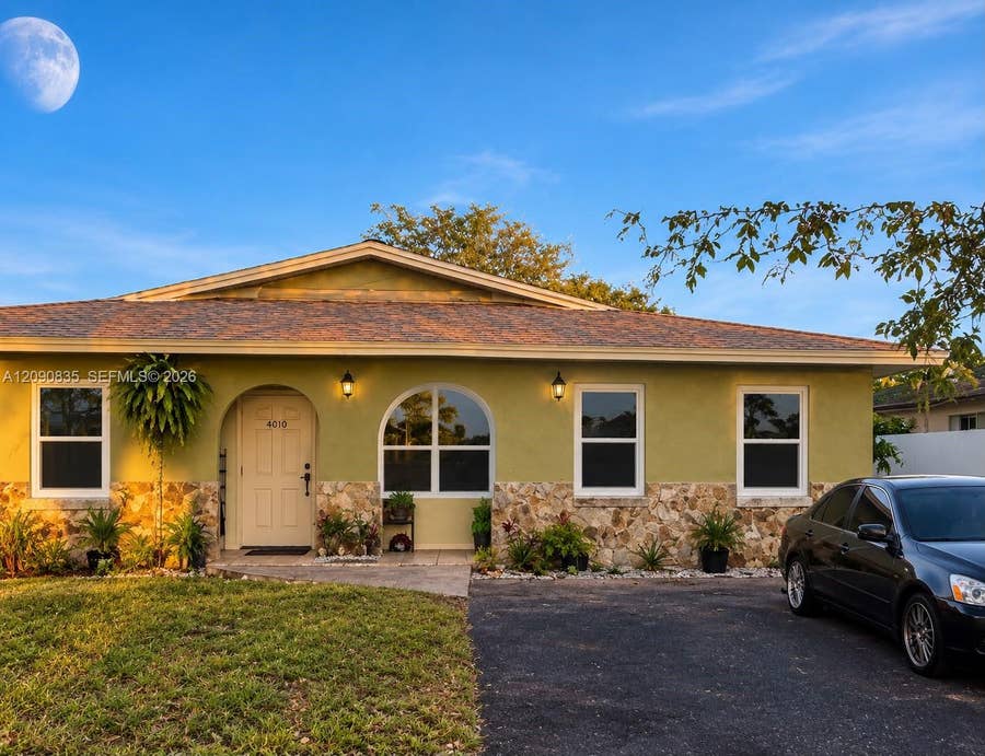 Property photo for 4610 SW 43rd Terrace, Dania Beach, FL