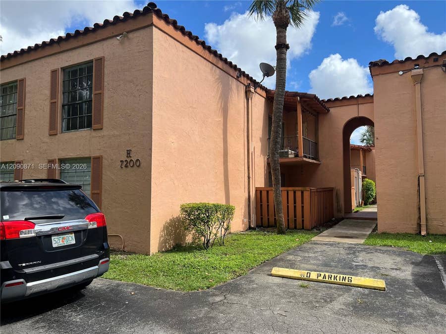 Property photo for 7200 Fairway Drive, #H5, Miami Lakes, FL