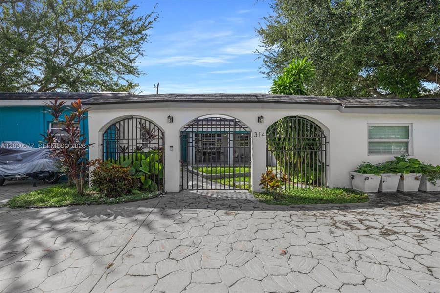 Property photo for 314 NW 106th Street, Miami, FL