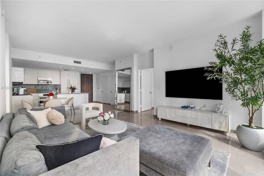 Property photo for 88 SW 7th Street, #809, Miami, FL
