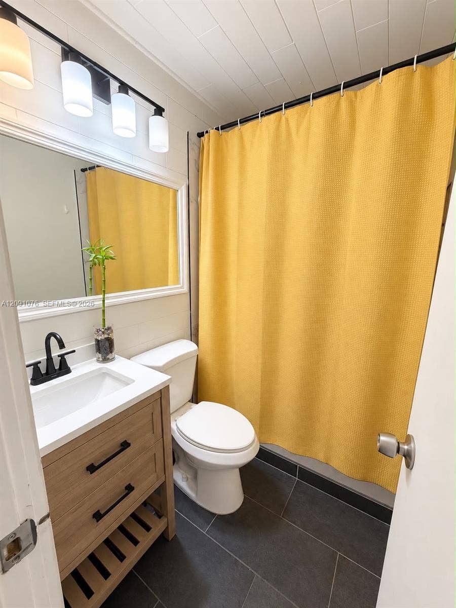 Property photo for 2331 Mckinley Street, Hollywood, FL