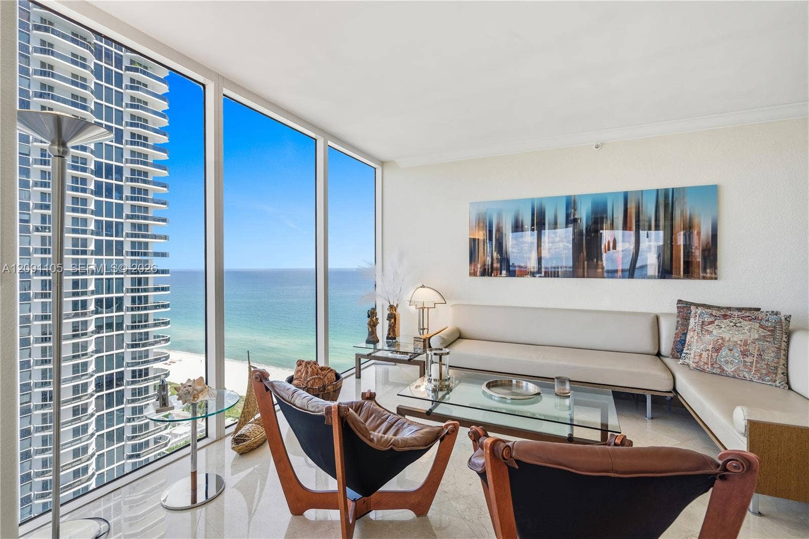 4775 Collins Avenue, #2207, Miami Beach, FL 33140 Living room