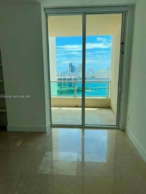 3330 NE 190th Street, #LPH14, Aventura, FL 33180 2nd room