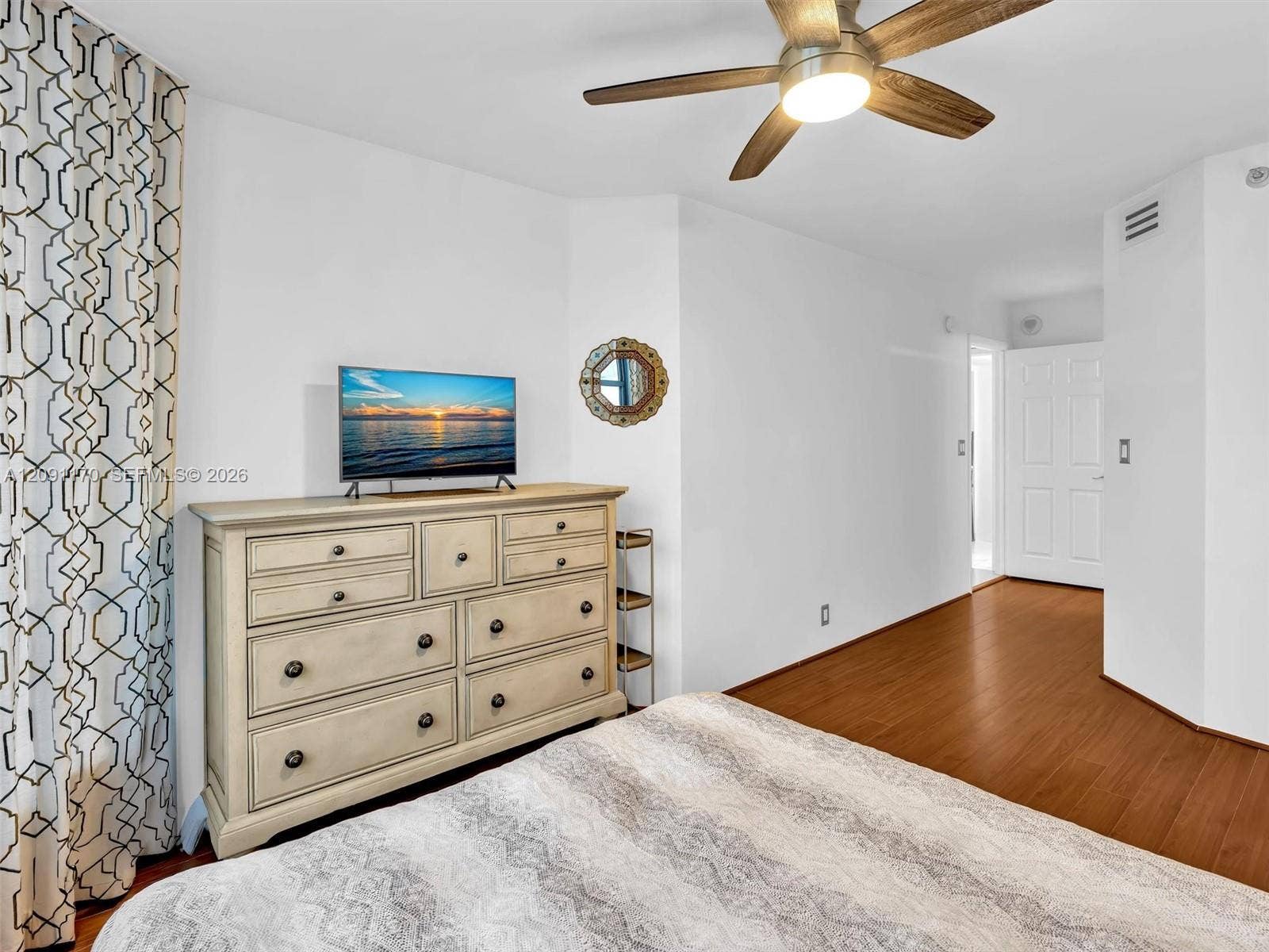 Second primary bedroom.