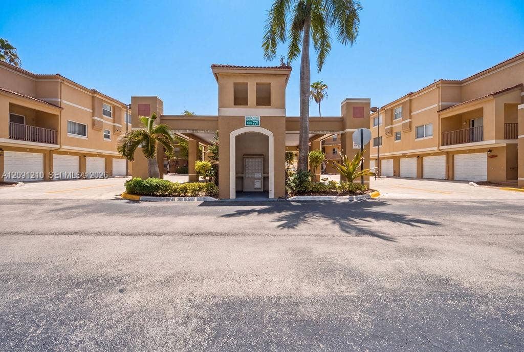 771 N Pine Island Road, #205, Plantation, Plantation, FL 33324 Photo 18