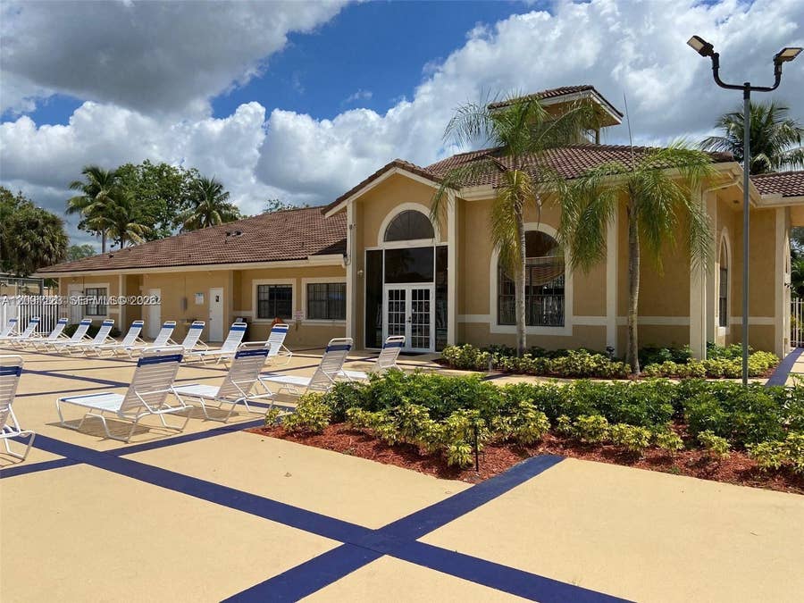 Property photo for 450 W Palm Circle, #202, Pembroke Pines, FL