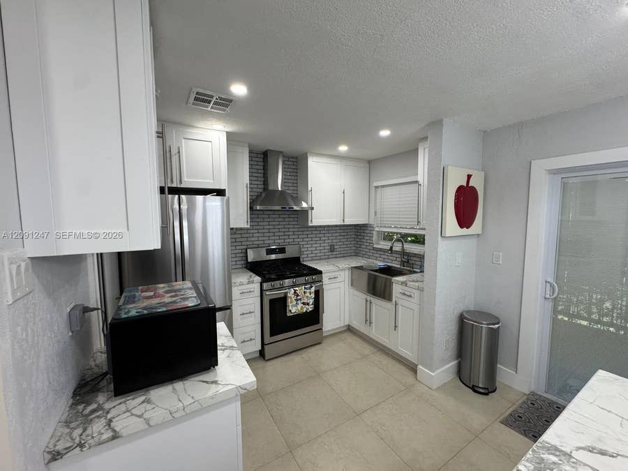 Property photo for 1305 W 53rd Street, #102, Hialeah, FL