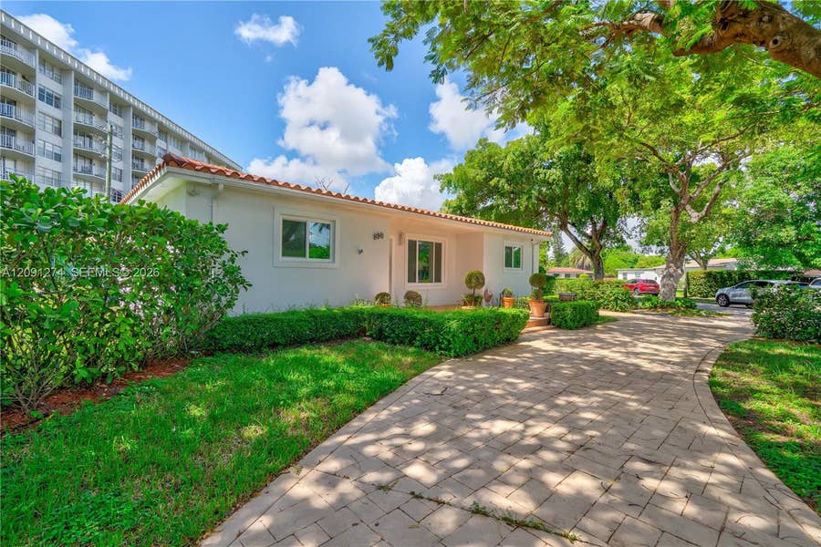 Property photo for 890 NE 168th Street, North Miami Beach, FL
