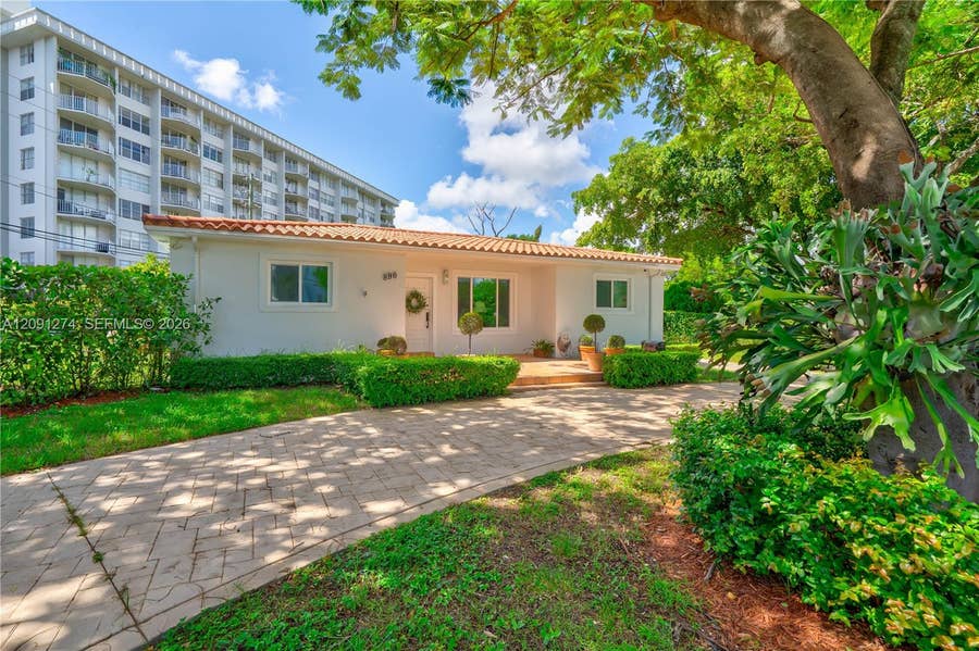 Property photo for 890 NE 168th Street, North Miami Beach, FL