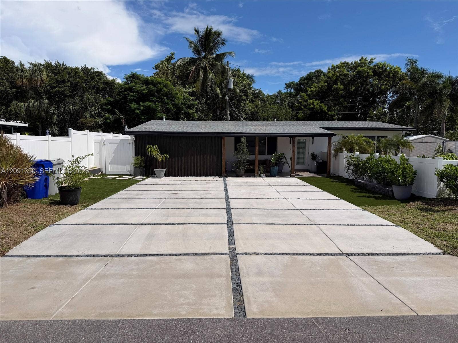 310 NE 12th Avenue, Pompano Beach, FL 33060 Photo 2