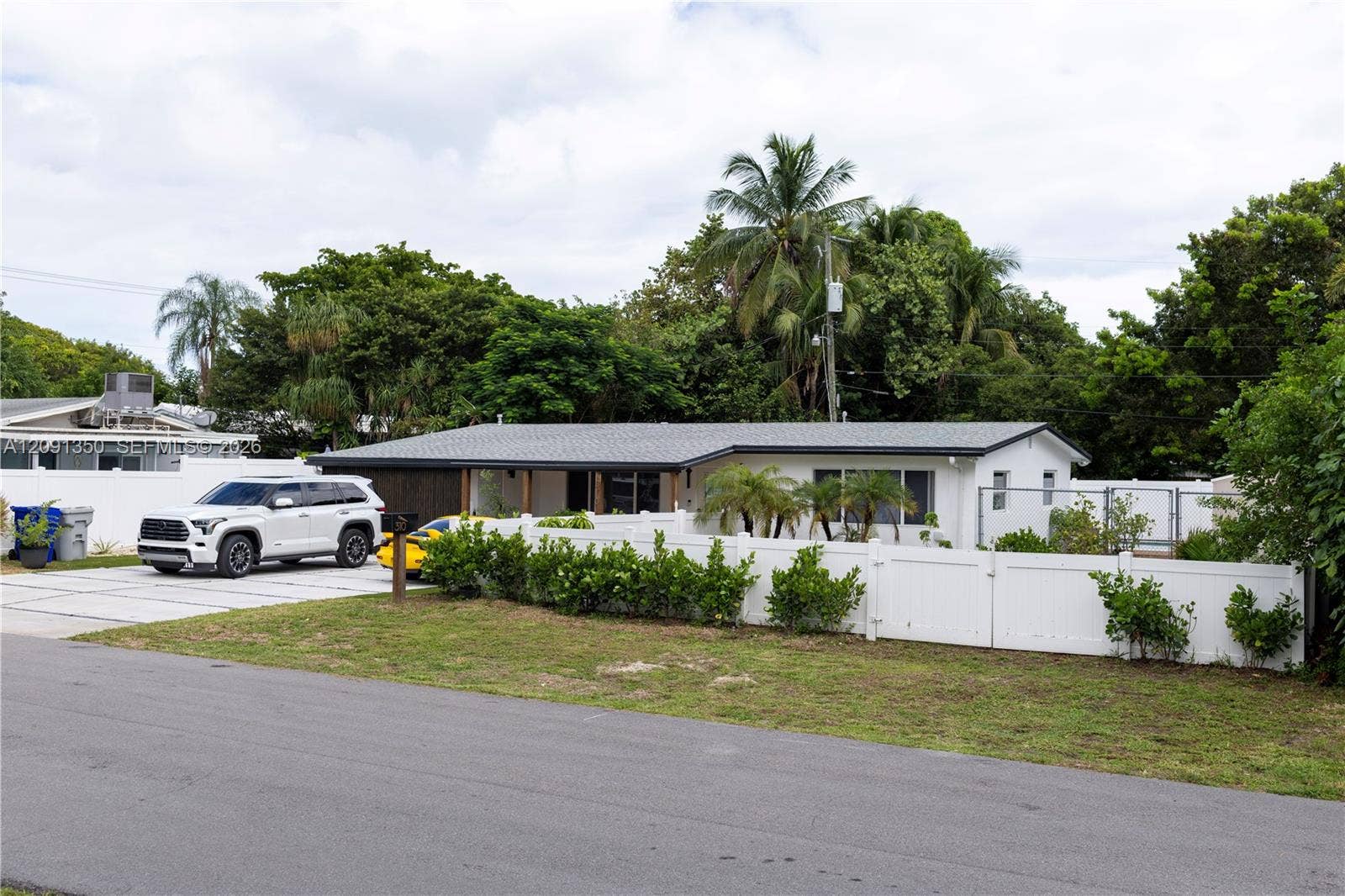 310 NE 12th Avenue, Pompano Beach, FL 33060 Photo 3
