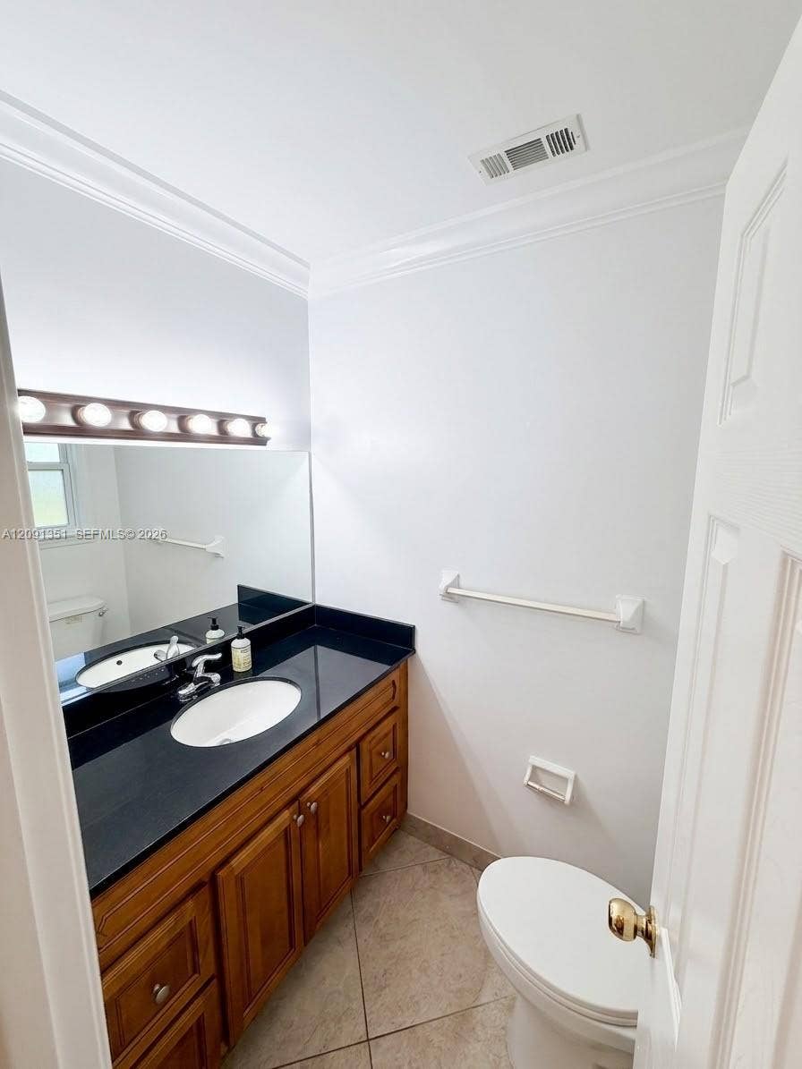 1st Floor Bathroom