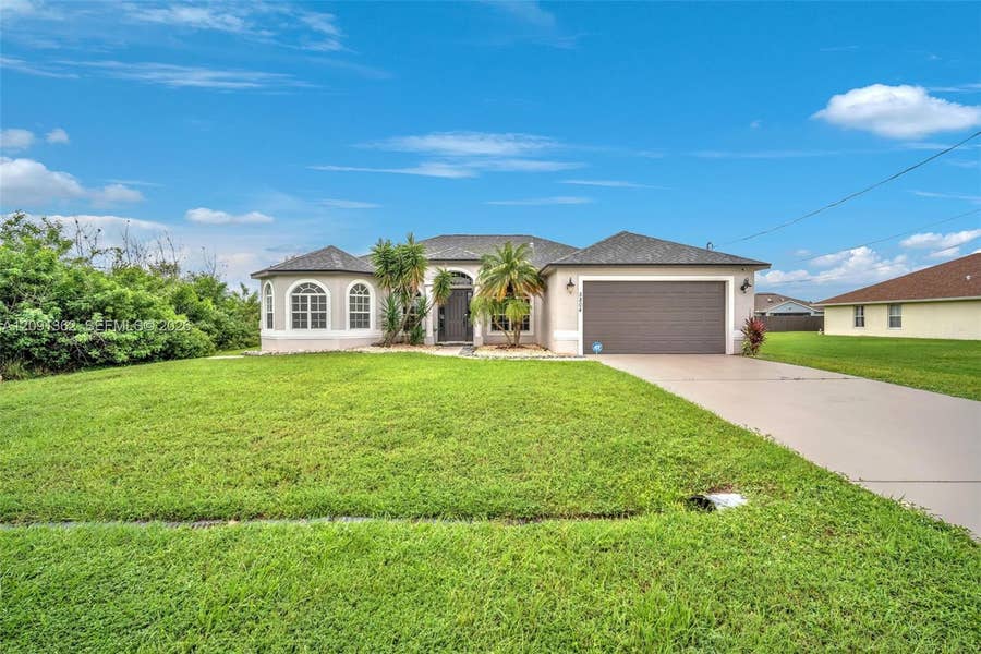 Property photo for 5804 W Dooley Circle, Port St Lucie, FL