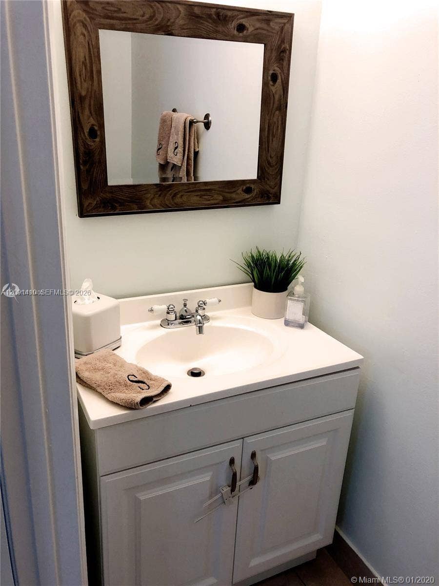 1372 Veracruz Lane, #6-7, Weston, Weston, FL 33327 Half Bath downstairs