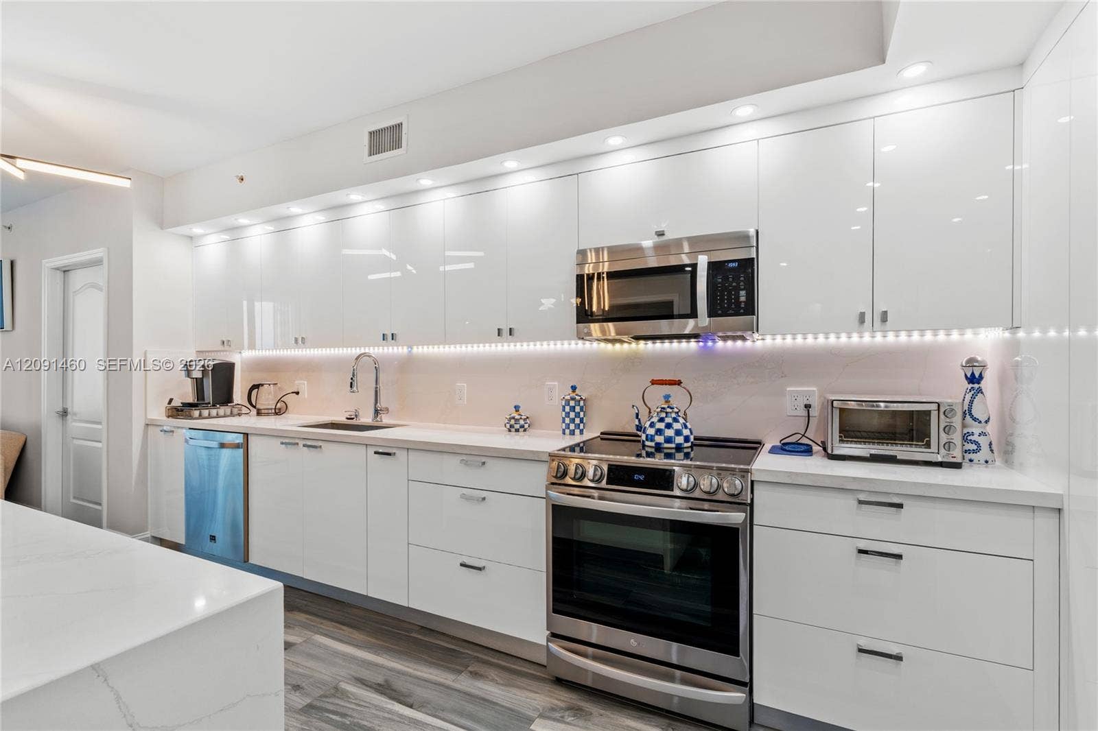 17555 Atlantic Boulevard, #UPH3, Sunny Isles Beach, FL 33160 Photo 67