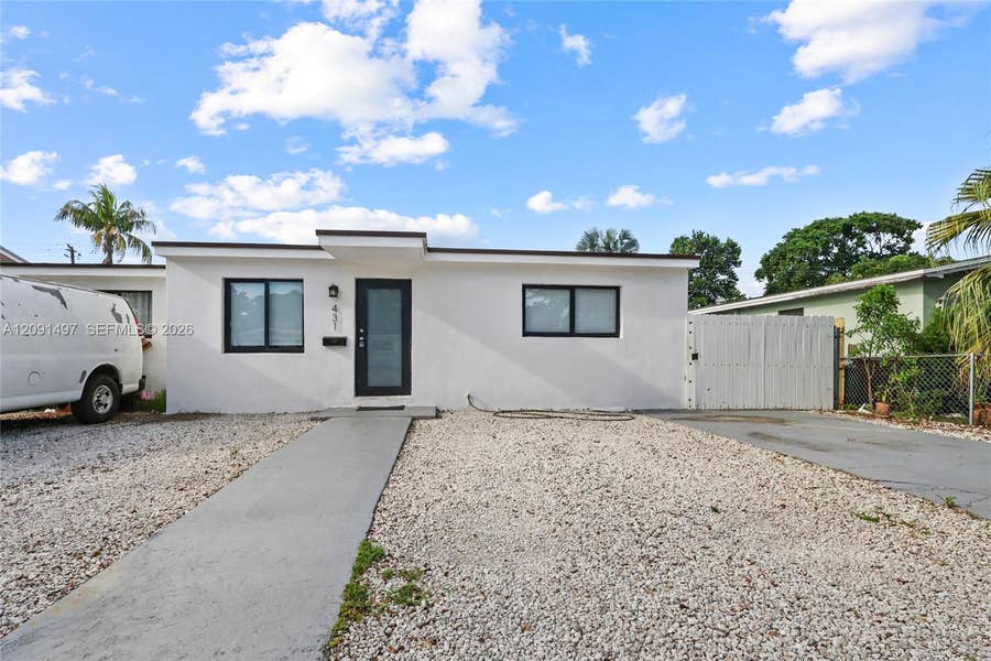 Property photo for 431 E 62nd Street, Hialeah, FL