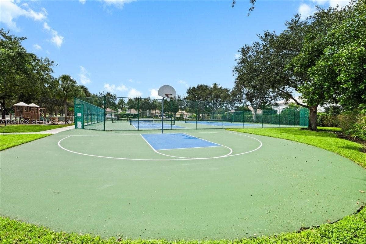 6982 Coronado Way, Pembroke Pines, FL 33331 Basketball Hoop