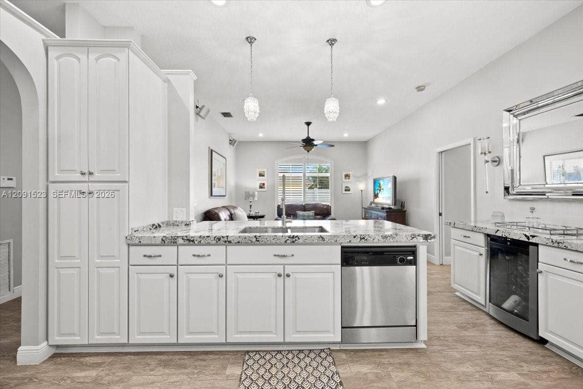 6982 Coronado Way, Pembroke Pines, FL 33331 Photo 17