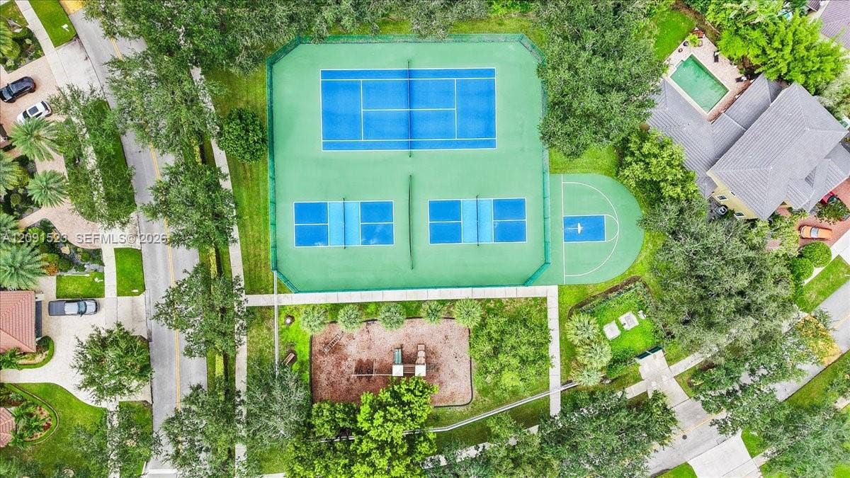 6982 Coronado Way, Pembroke Pines, FL 33331 Tennis/Pickleball